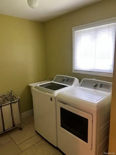 18987 Pine Lane Macomb Township, MI 48042