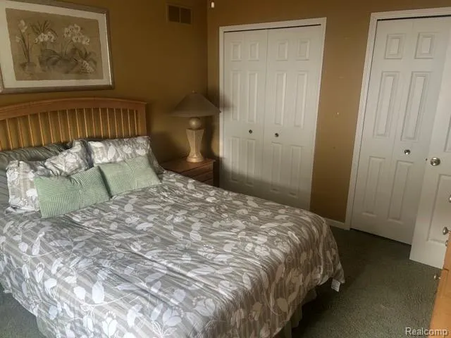 18987 Pine Lane Macomb Township, MI 48042