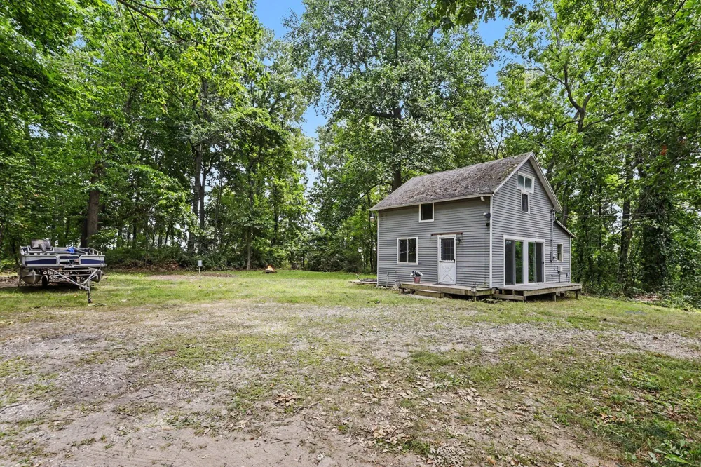5372 W Guernsey Lake Road Hope Township, MI 49046