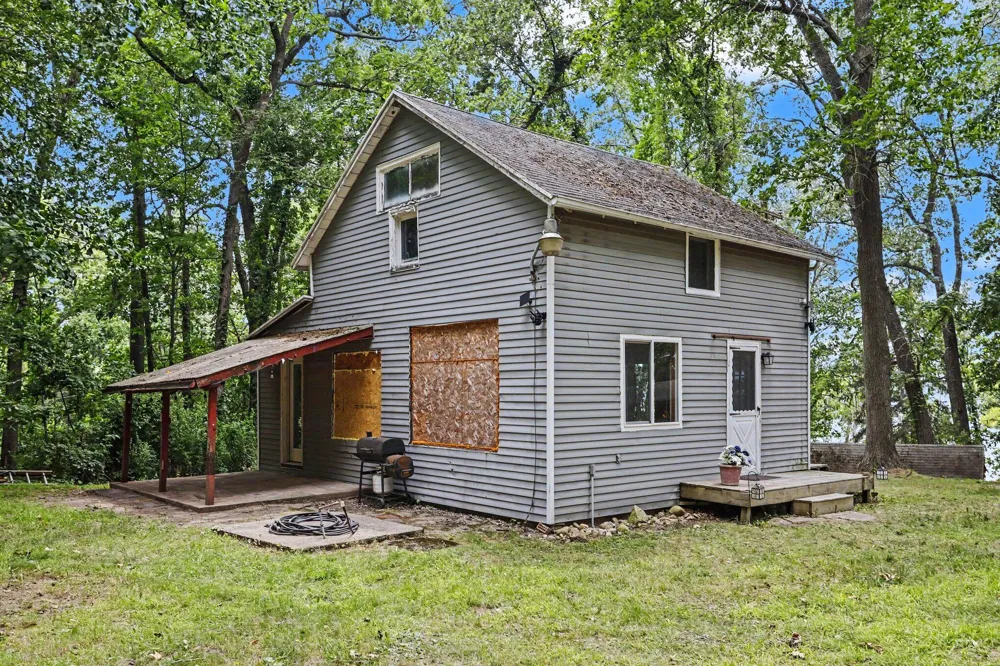 5372 W Guernsey Lake Road Hope Township, MI 49046