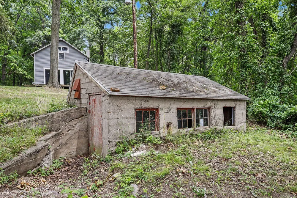 5372 W Guernsey Lake Road Hope Township, MI 49046