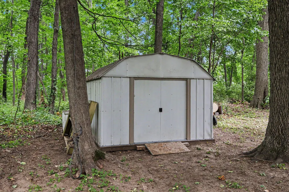 5372 W Guernsey Lake Road Hope Township, MI 49046