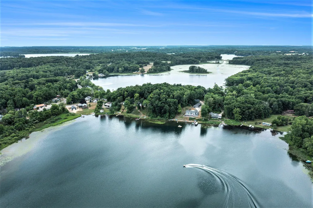 5372 W Guernsey Lake Road Hope Township, MI 49046
