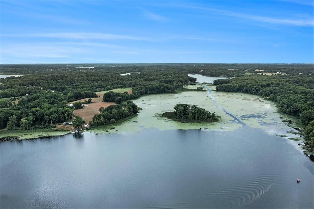 5372 W Guernsey Lake Road Hope Township, MI 49046