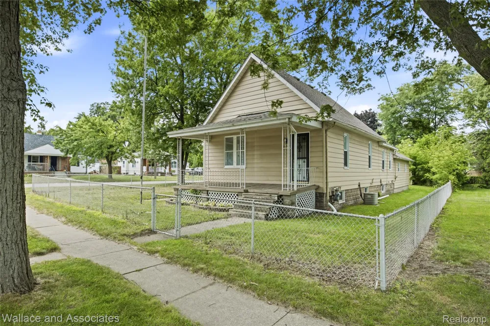 1429 Division Street Port Huron City, MI 48060