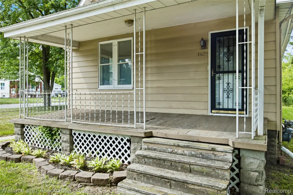 1429 Division Street Port Huron City, MI 48060