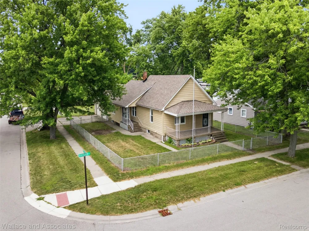 1429 Division Street Port Huron City, MI 48060