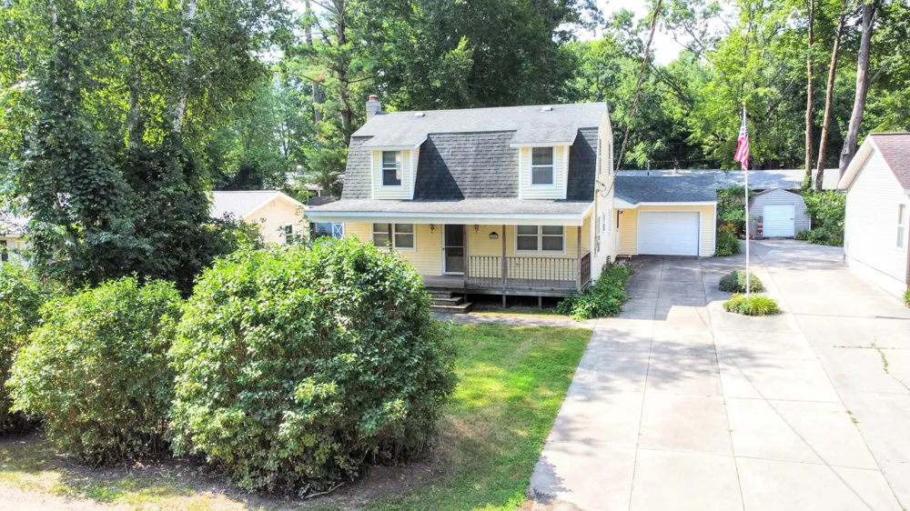 10887 3rd Street Morton Township, MI 49346