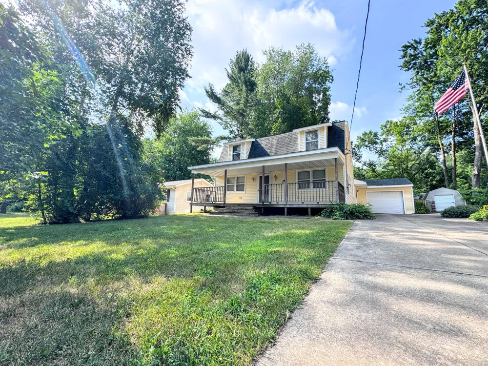 10887 3rd Street Morton Township, MI 49346