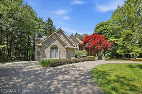 5458 Lake Ridge Drive