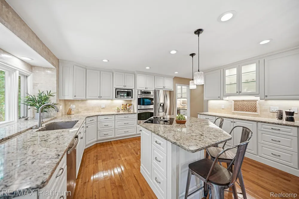 5458 Lake Ridge Drive Genoa Township, MI 48116