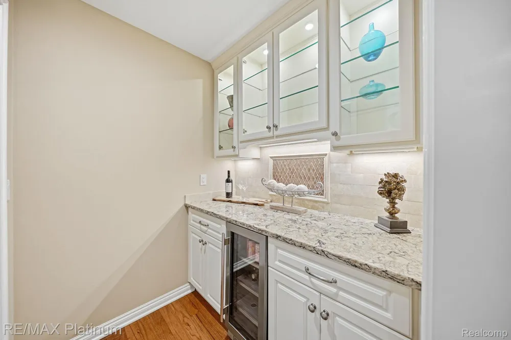 5458 Lake Ridge Drive Genoa Township, MI 48116