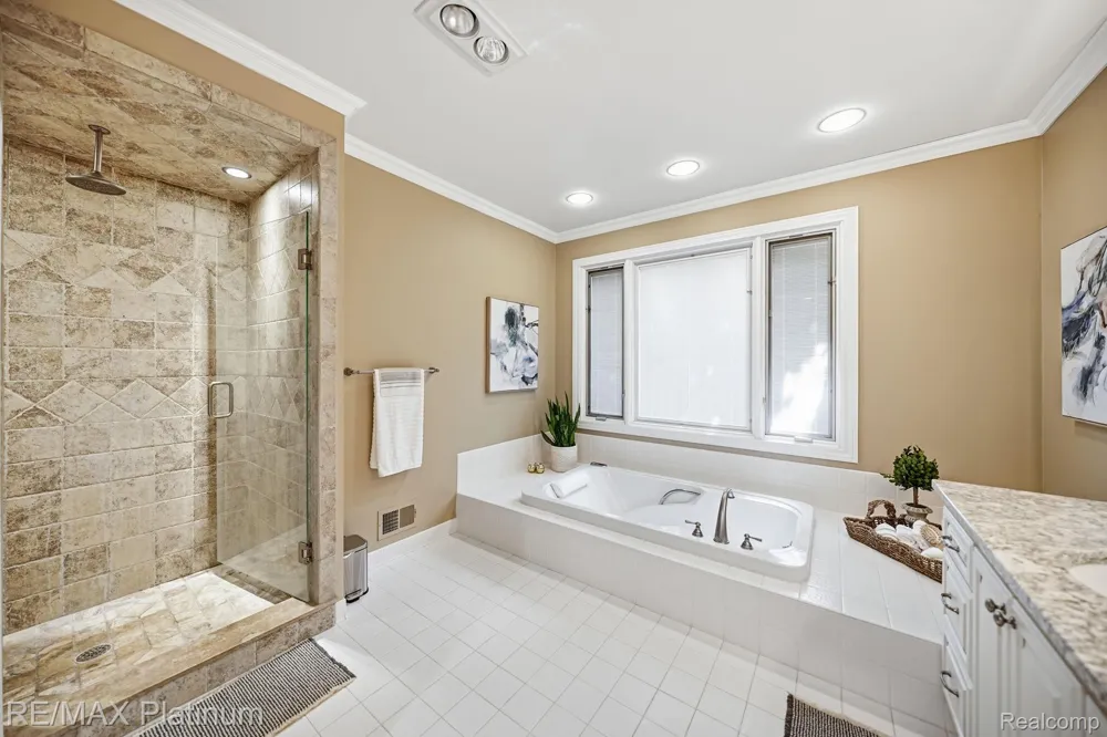 5458 Lake Ridge Drive Genoa Township, MI 48116