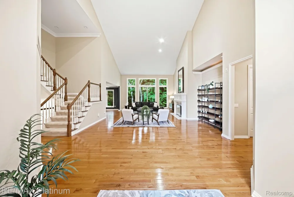 5458 Lake Ridge Drive Genoa Township, MI 48116
