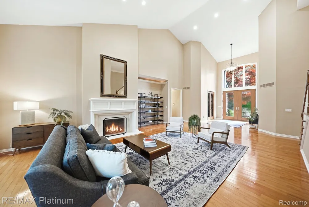 5458 Lake Ridge Drive Genoa Township, MI 48116
