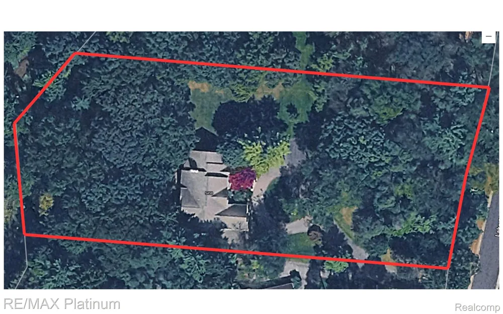 5458 Lake Ridge Drive Genoa Township, MI 48116