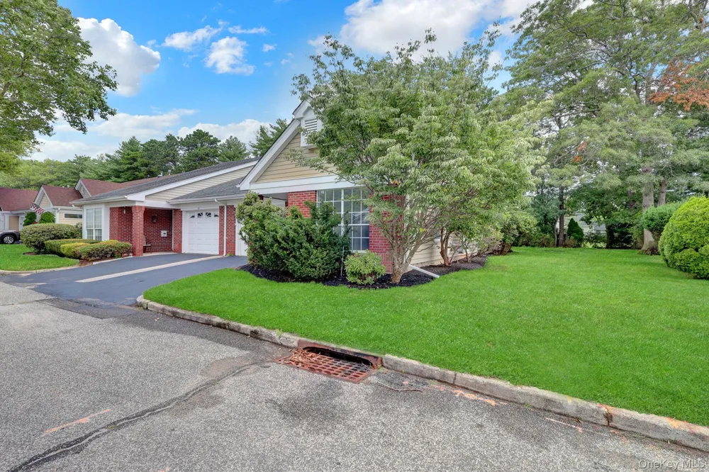 29 Glen Drive Ridge, NY 11961