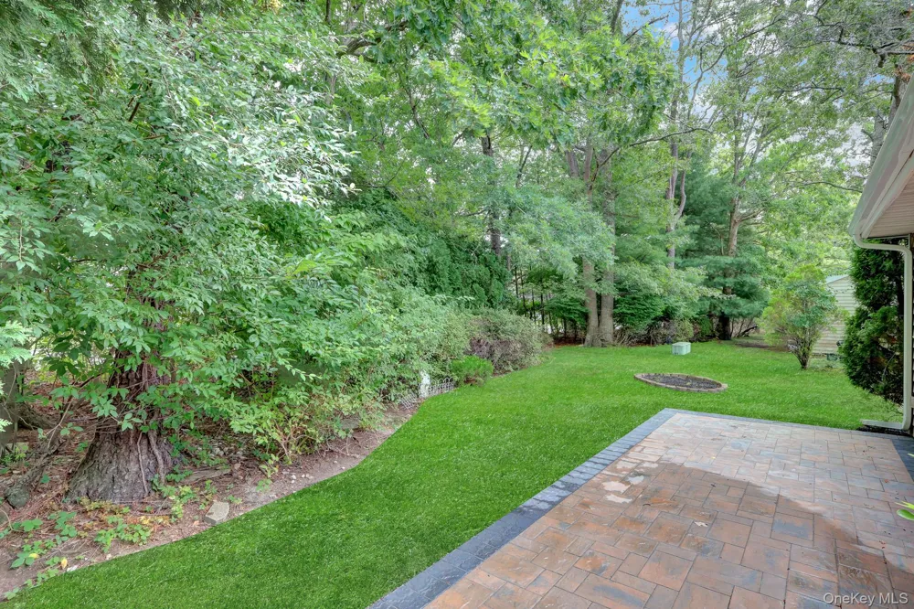 29 Glen Drive Ridge, NY 11961