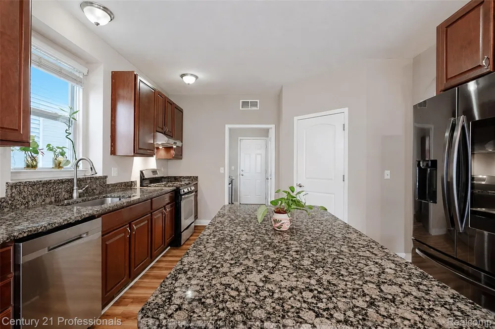 27089 Maxwell Court Novi City, MI 48374