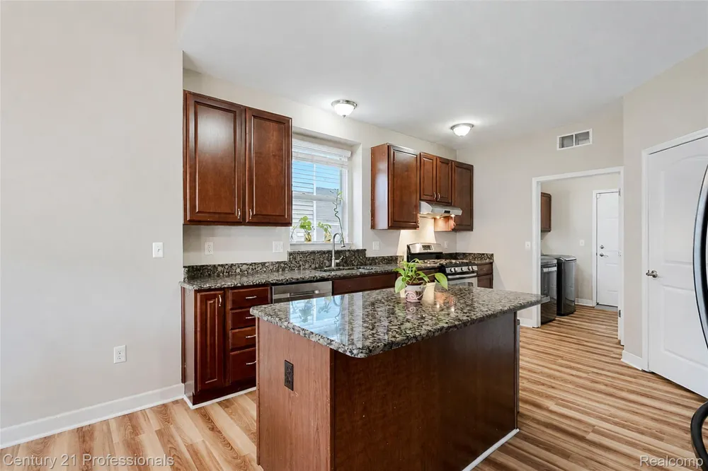27089 Maxwell Court Novi City, MI 48374