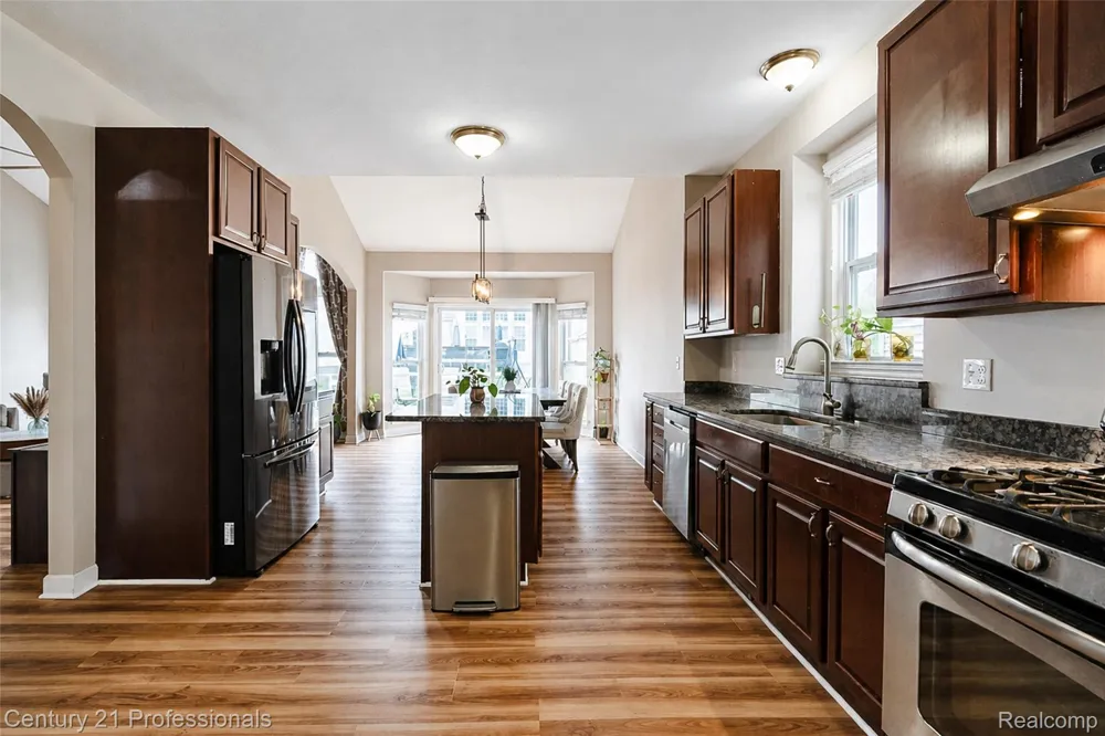 27089 Maxwell Court Novi City, MI 48374