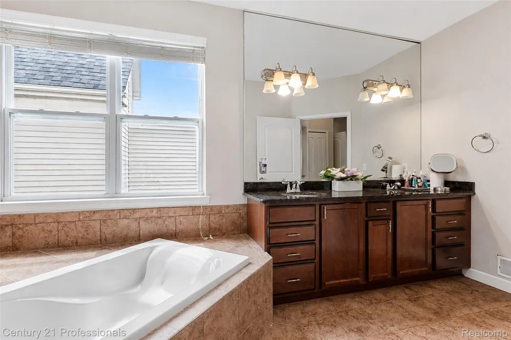 27089 Maxwell Court Novi City, MI 48374