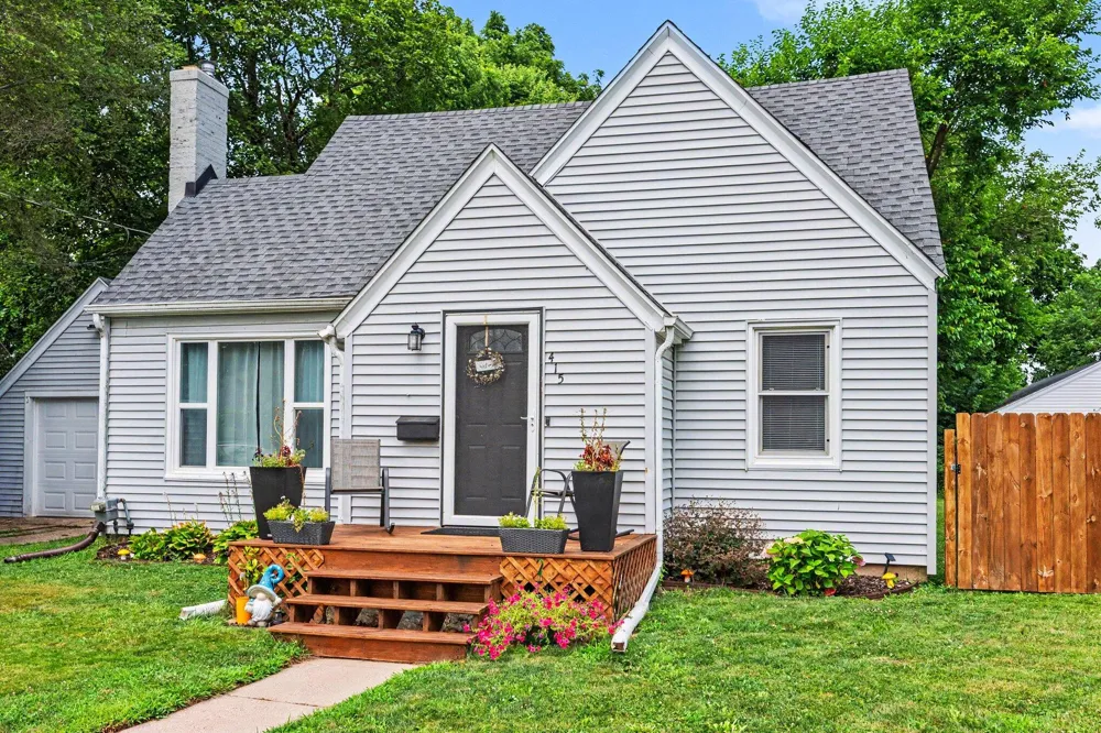 415 Glendale Boulevard Parchment City, MI 49004