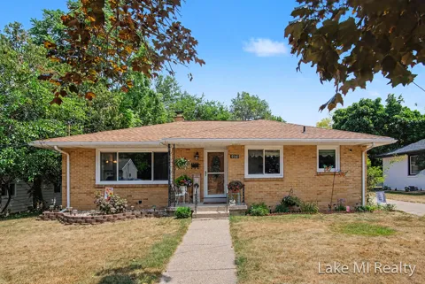 938 Calvary Avenue NW
