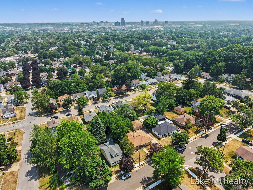 938 Calvary Avenue NW Grand Rapids City, MI 49504