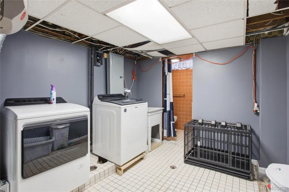 24575 Beck Avenue Eastpointe City, MI 48021