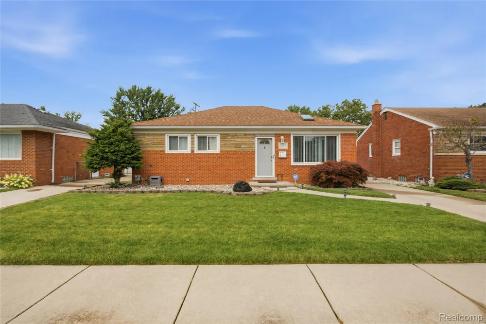 24575 Beck Avenue Eastpointe City, MI 48021