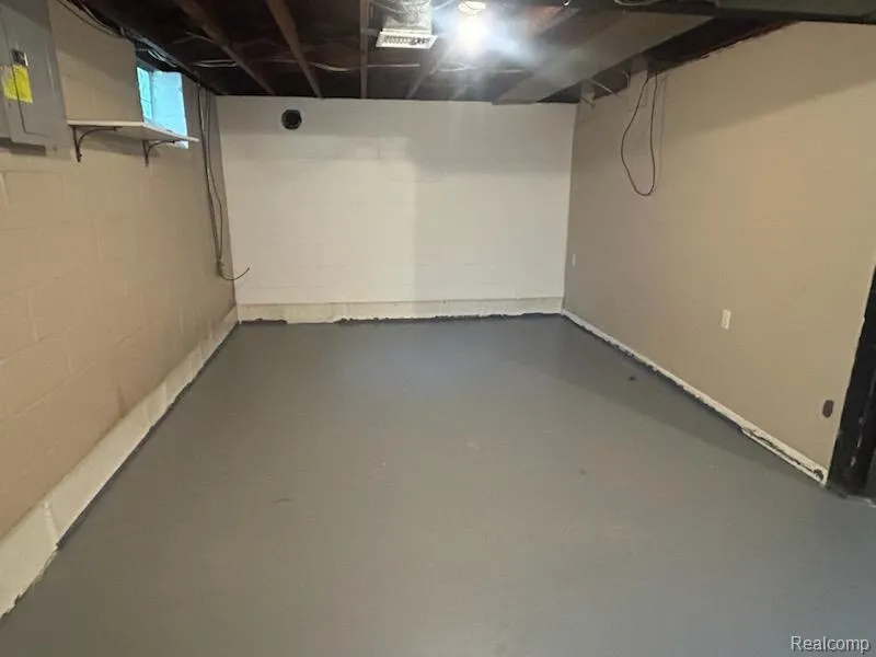 18500 Garfield Redford Charter Township, MI 48240