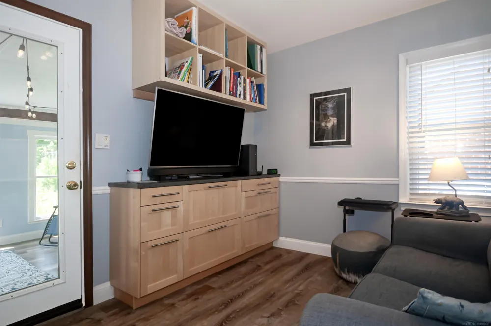 1723 Hawthorne Road Grosse Pointe Woods City, MI 48236