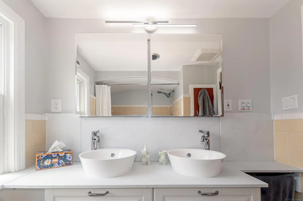 1723 Hawthorne Road Grosse Pointe Woods City, MI 48236