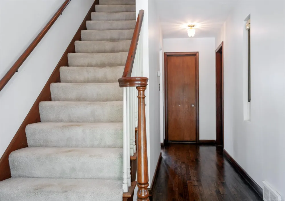 1723 Hawthorne Road Grosse Pointe Woods City, MI 48236