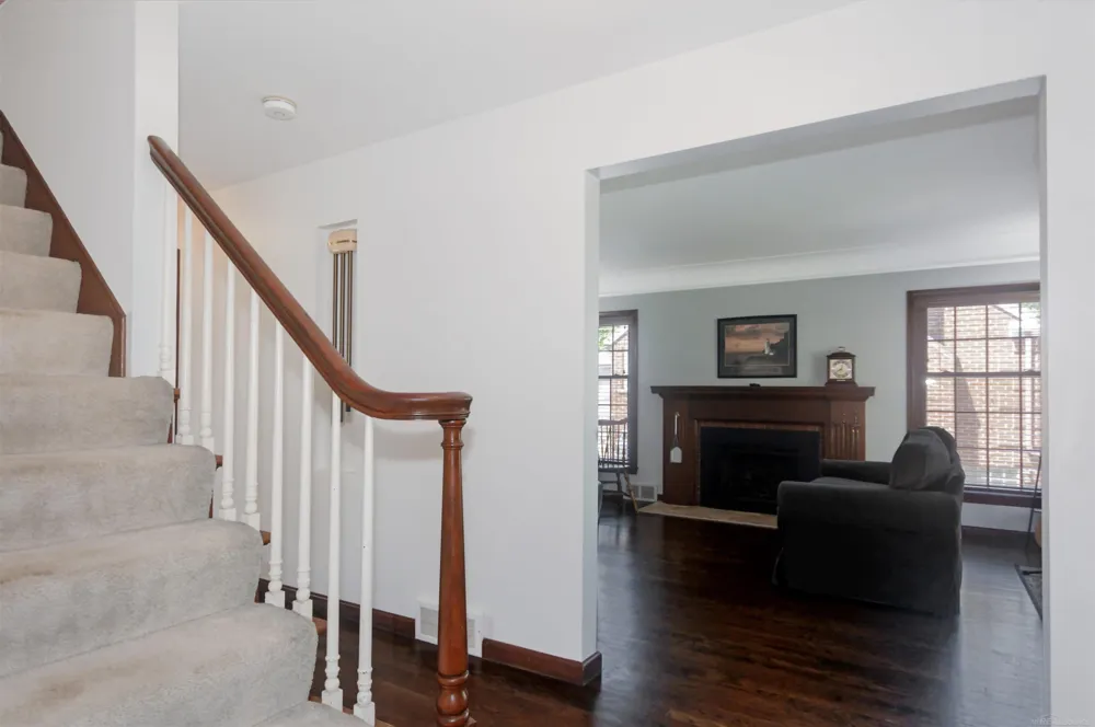 1723 Hawthorne Road Grosse Pointe Woods City, MI 48236