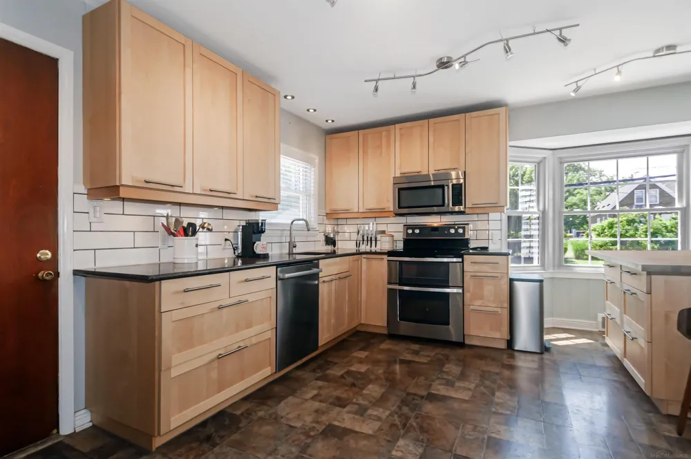 1723 Hawthorne Road Grosse Pointe Woods City, MI 48236