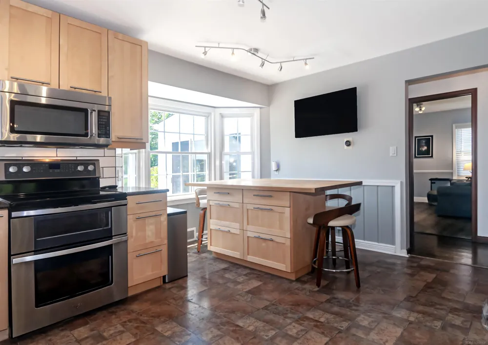 1723 Hawthorne Road Grosse Pointe Woods City, MI 48236