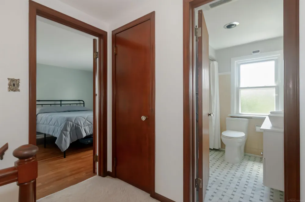 1723 Hawthorne Road Grosse Pointe Woods City, MI 48236