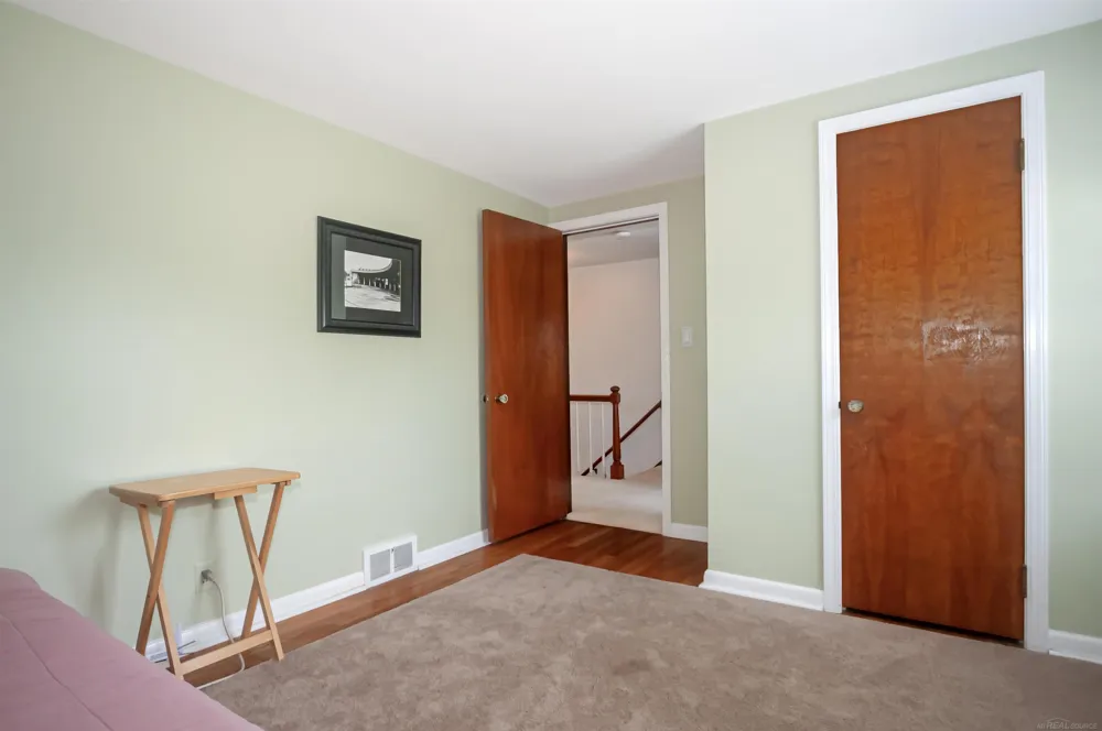1723 Hawthorne Road Grosse Pointe Woods City, MI 48236
