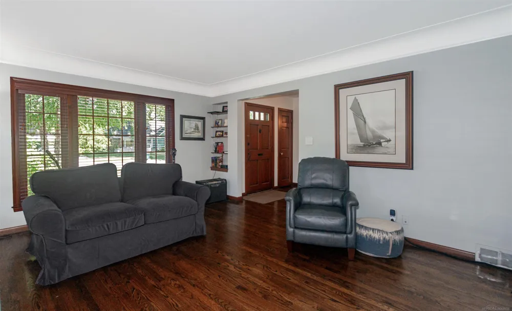 1723 Hawthorne Road Grosse Pointe Woods City, MI 48236
