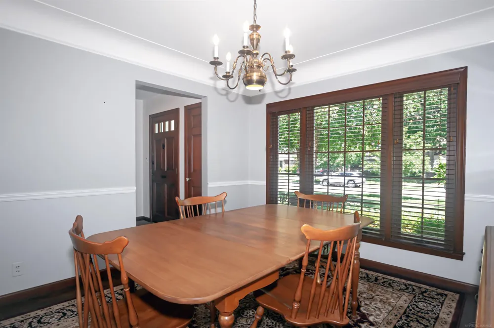 1723 Hawthorne Road Grosse Pointe Woods City, MI 48236