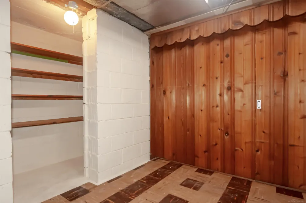 1723 Hawthorne Road Grosse Pointe Woods City, MI 48236