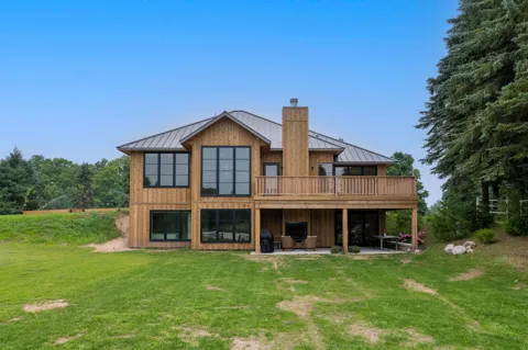 7692 Crisp Road