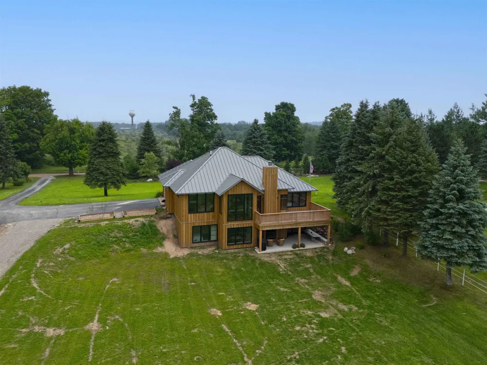 7692 Crisp Road Whitewater Township, MI 49690