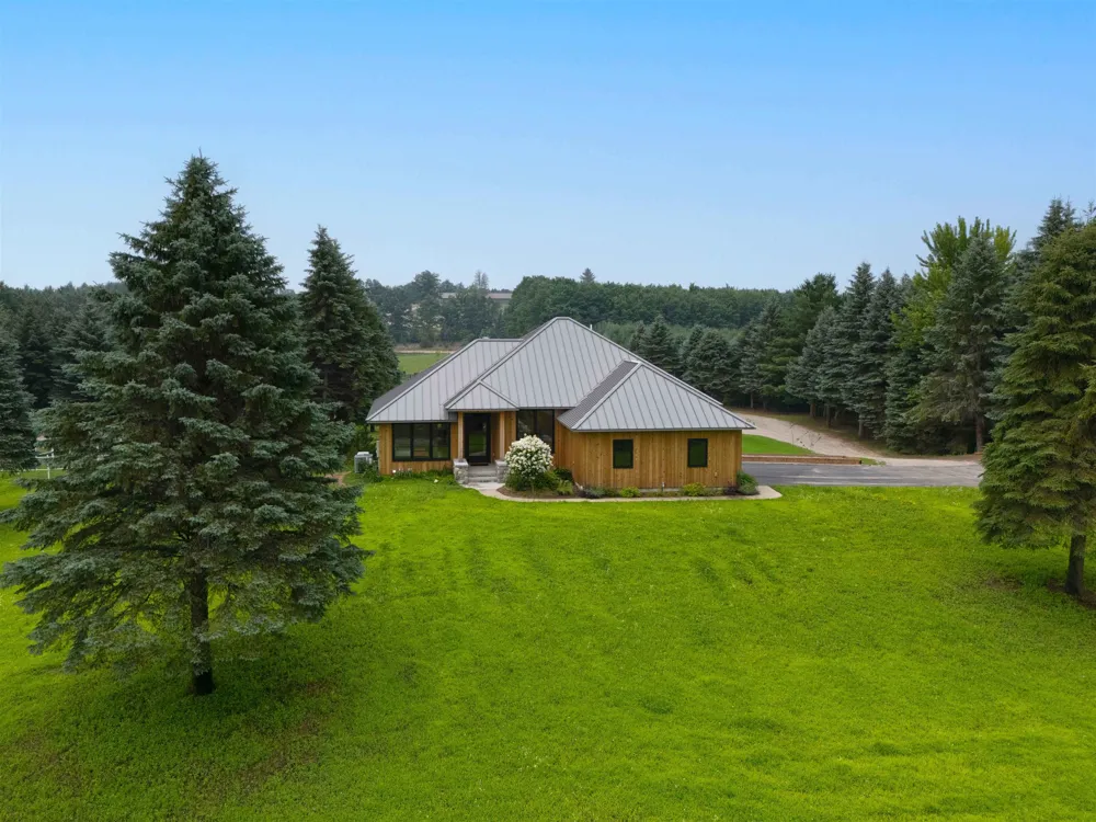 7692 Crisp Road Whitewater Township, MI 49690