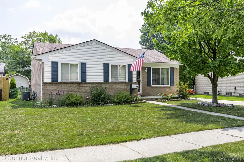 655 Georgia Avenue Marysville City, MI 48040