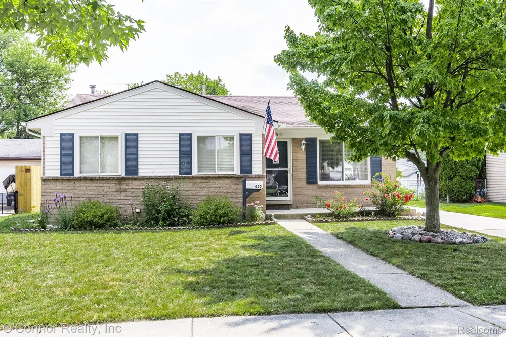 655 Georgia Avenue Marysville City, MI 48040