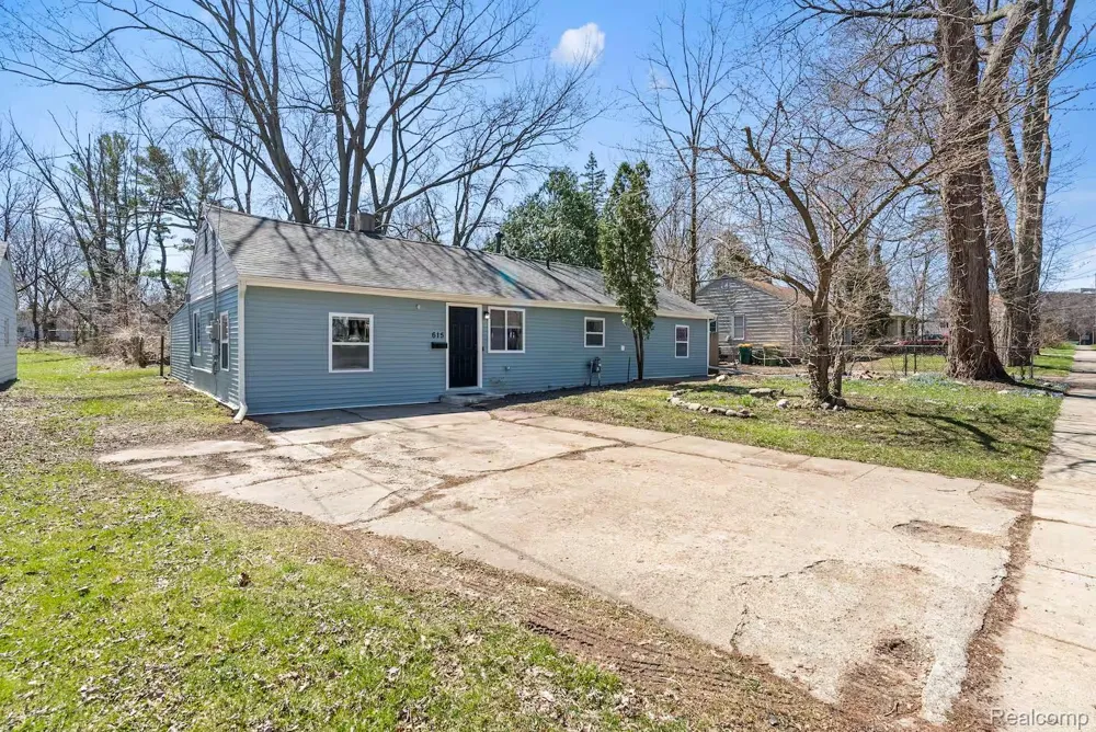 615 W Hodge Avenue Lansing City, MI 48910