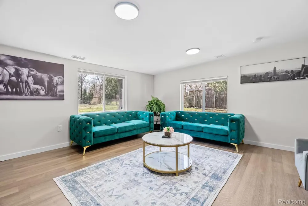 615 W Hodge Avenue Lansing City, MI 48910